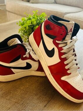 Nike Air Jordan 1 High OG - White/Red/Black